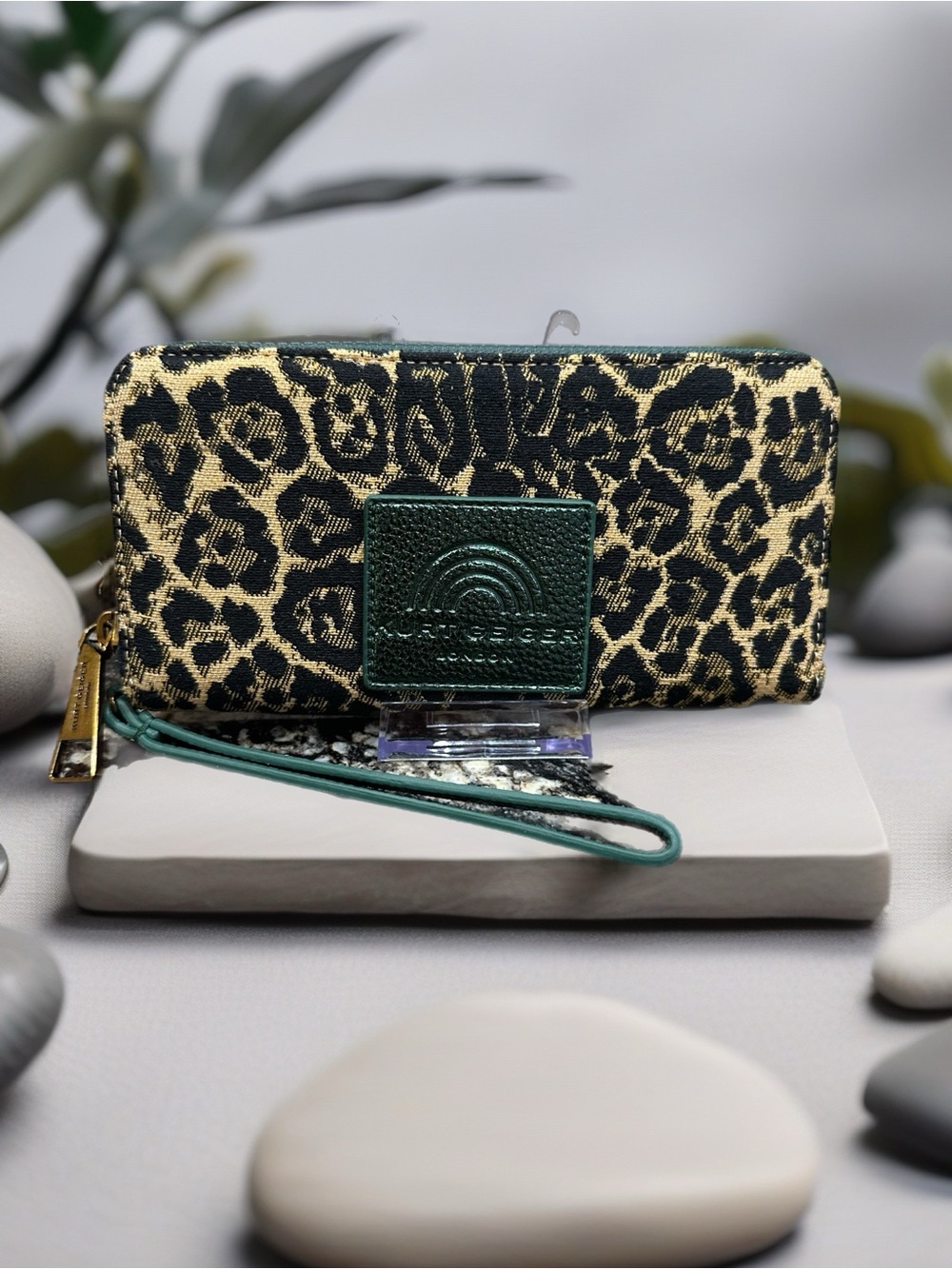 Kurt Geiger Leopard Print “Southbank” Wallet - Picture 2 of 8